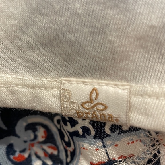 PrAna boho Chic Mandala Jivani Top Long Sleeves mosaic pattern athleisure Medium - Picture 8 of 12